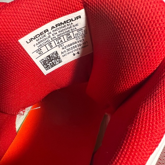 Under Armour Command MC Red and White Athletic Sneakers NWOT - Picture 5 of 8